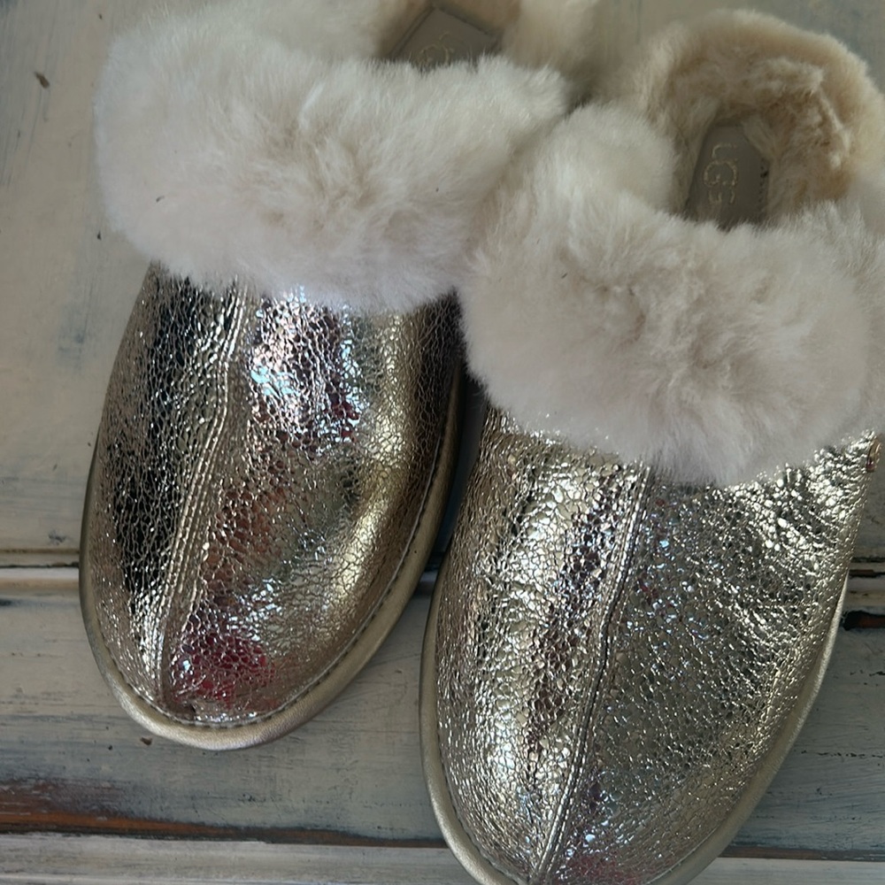 UGG Scuffette II Metallic Sparkle Women's Soft Gold Sandal, Slipper  Size 7